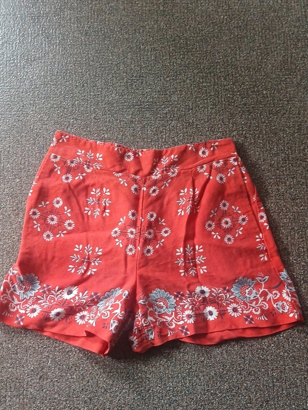 Ann Taylor Shorts Bandanna Style Pull On Elastic /Fitted Waist Side Pockets 2